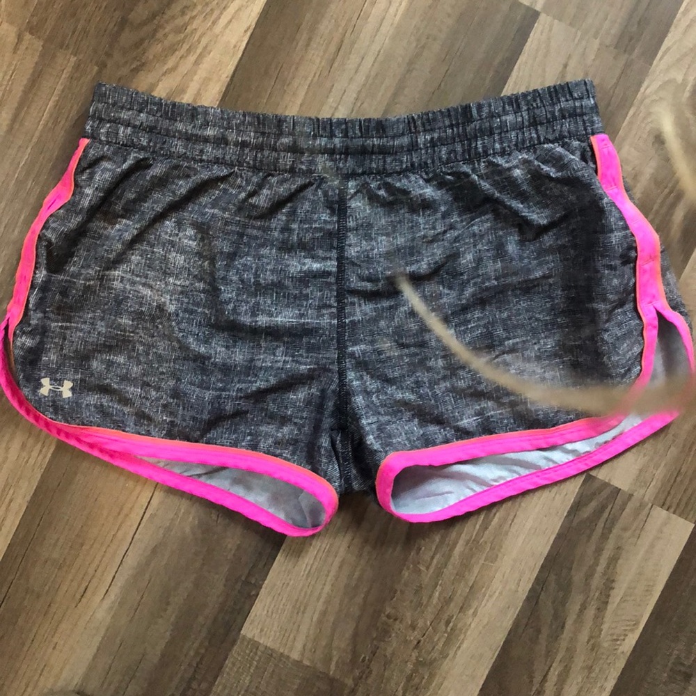 Under armour athletic shorts size medium